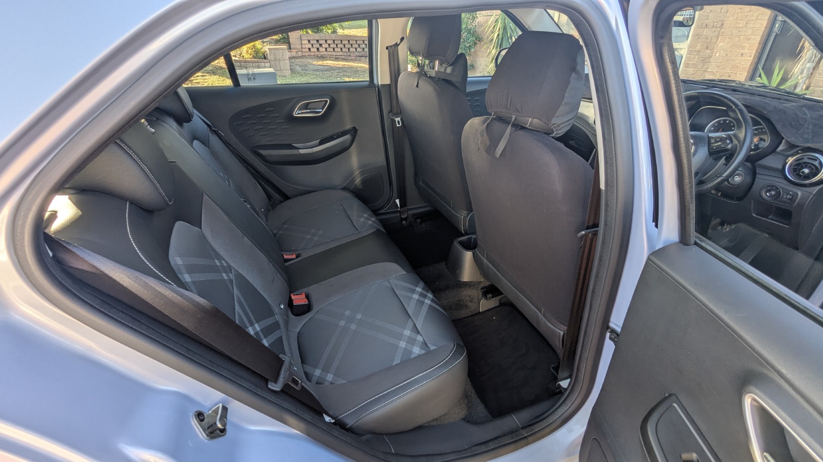 MG rear right interior after detail